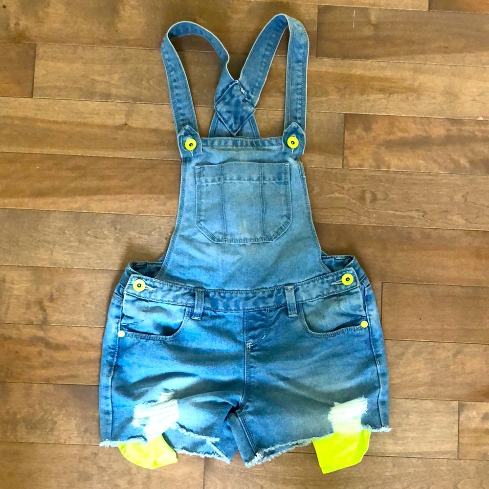 Short overalls